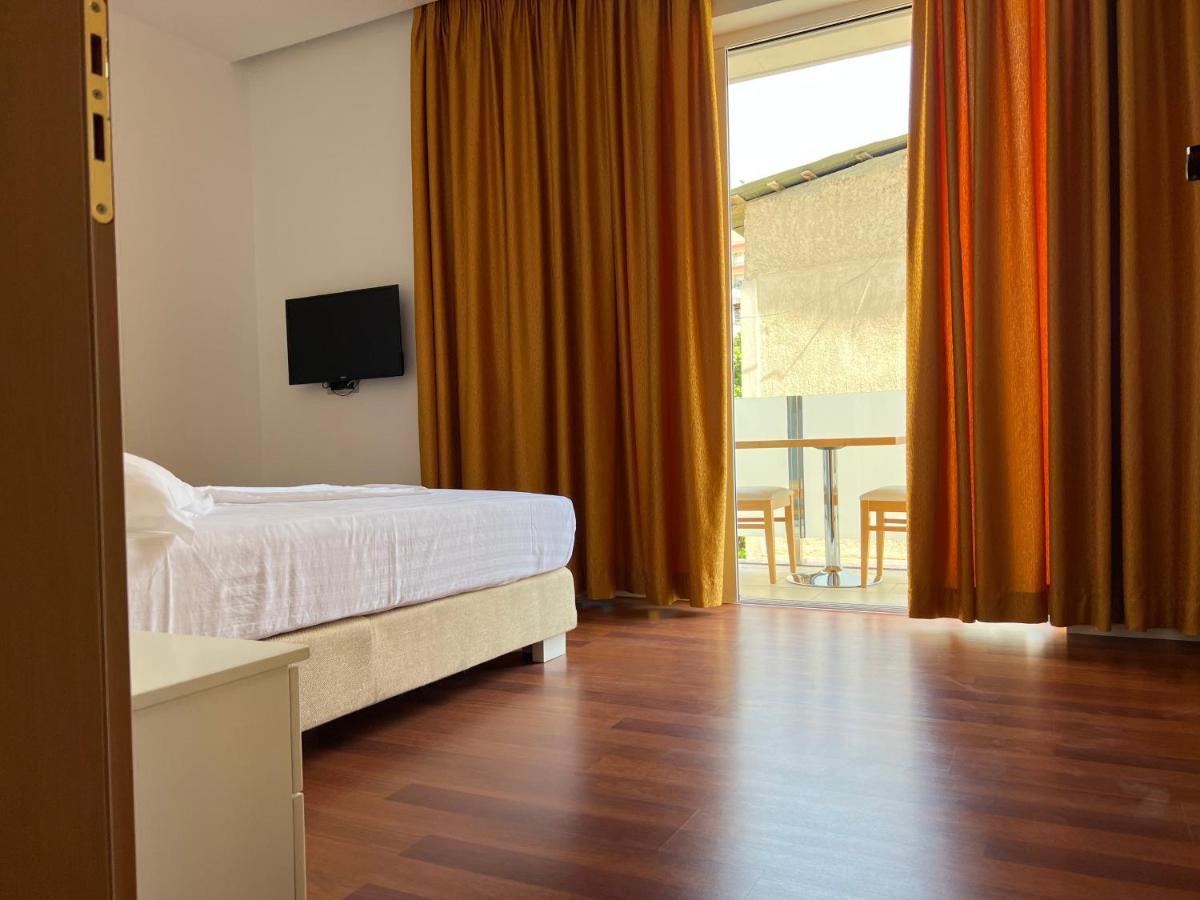 3B Suites Boutique Hotel Saranda Extérieur photo