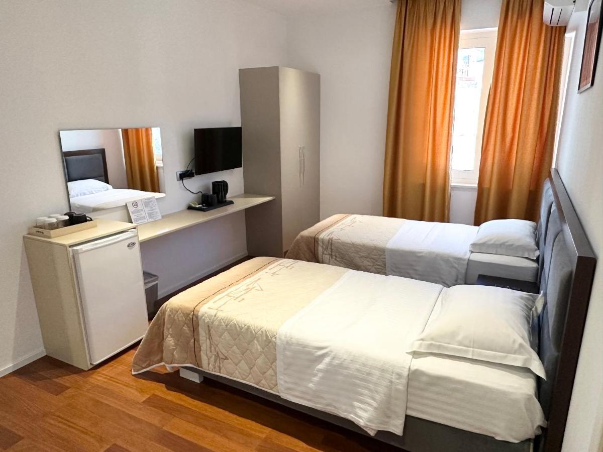 3B Suites Boutique Hotel Saranda Extérieur photo