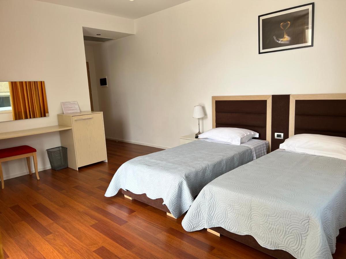 3B Suites Boutique Hotel Saranda Extérieur photo
