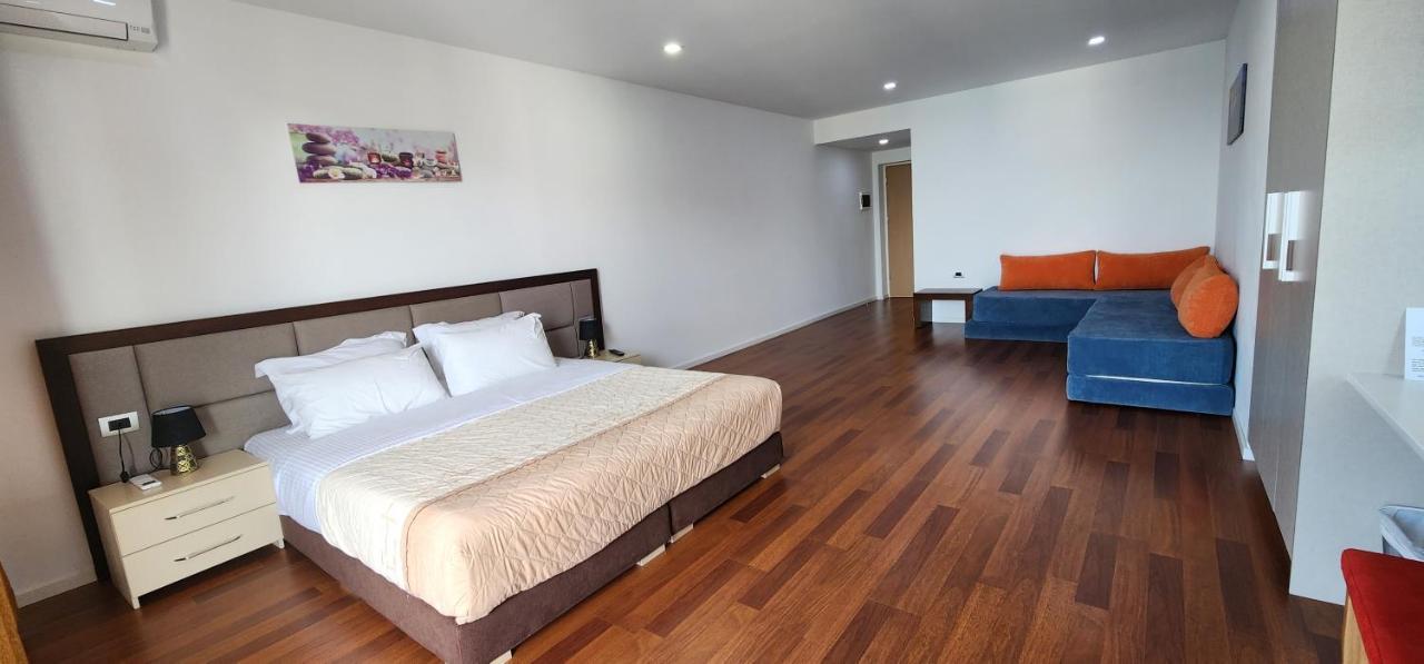 3B Suites Boutique Hotel Saranda Extérieur photo