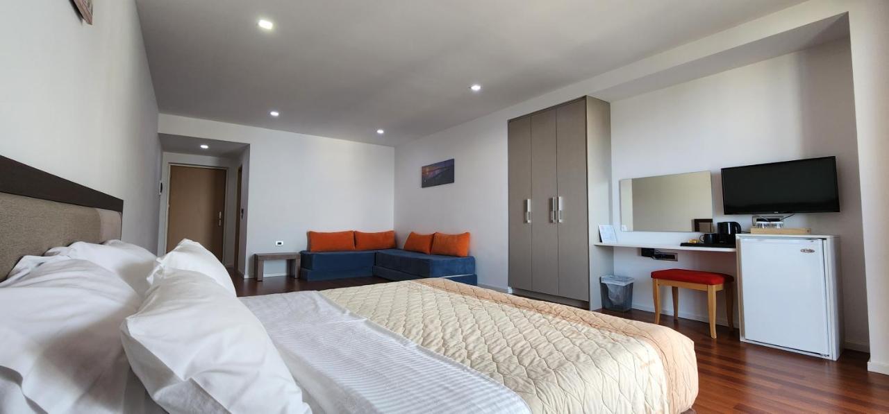 3B Suites Boutique Hotel Saranda Extérieur photo