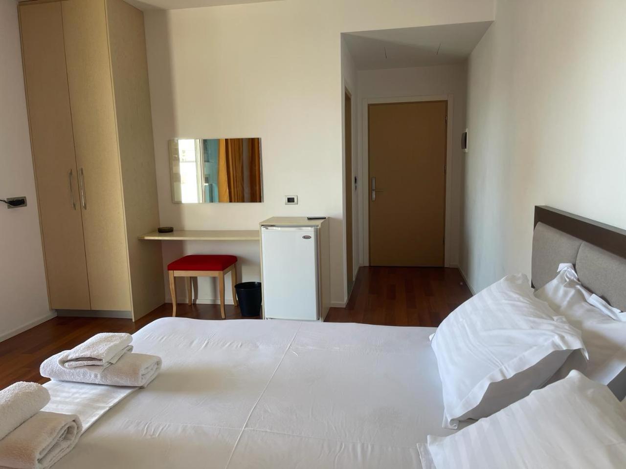 3B Suites Boutique Hotel Saranda Extérieur photo